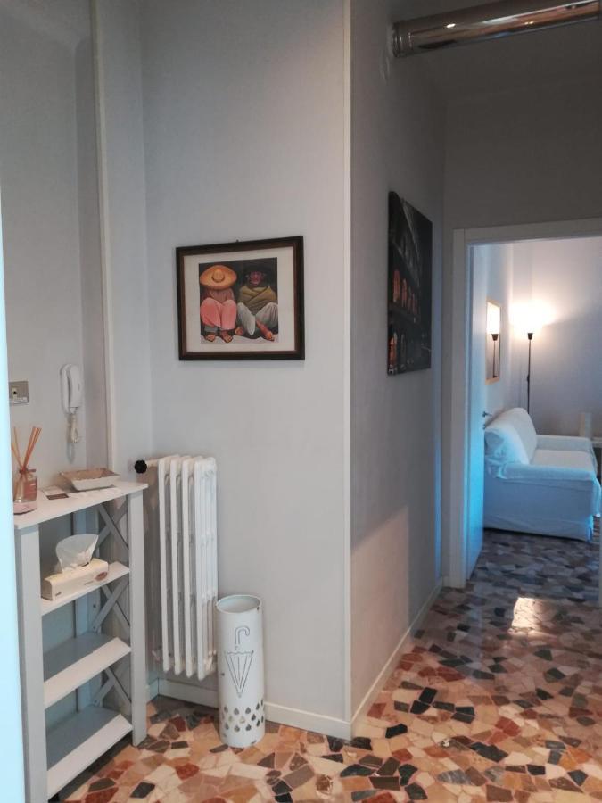Primo Piano - Bilocale Casa Vacanze เบรเชีย ภายนอก รูปภาพ